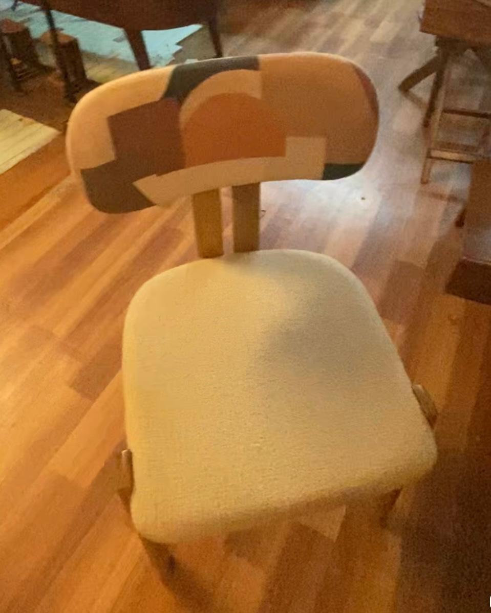 Ausira- Asandika the tri-legged dining chair