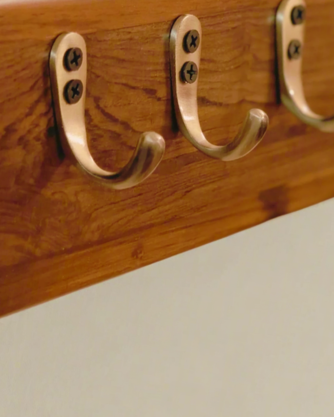 Dha - The Key holder with shelf (Teakwood)