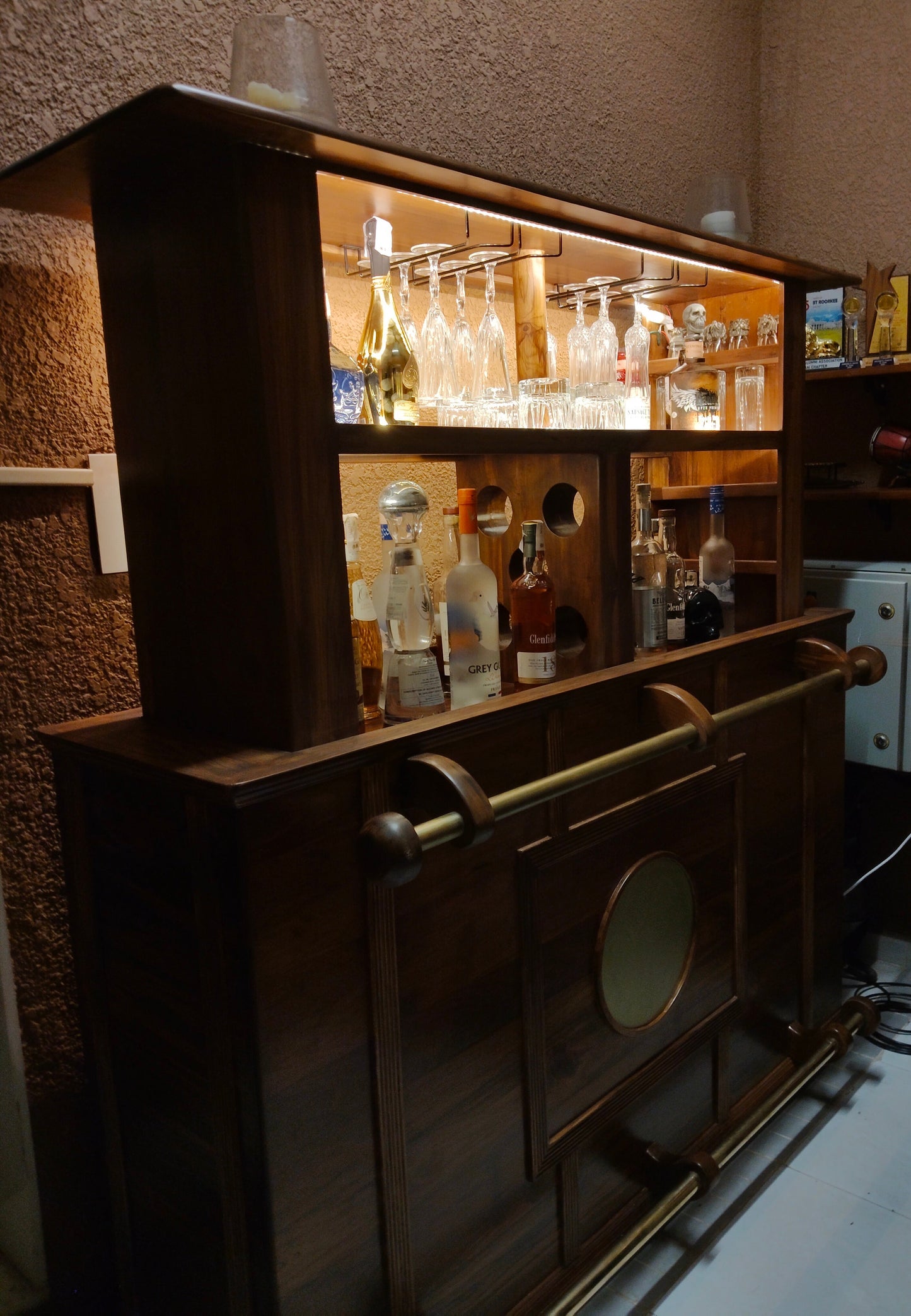 Rusteak Bhavya Bar Unit