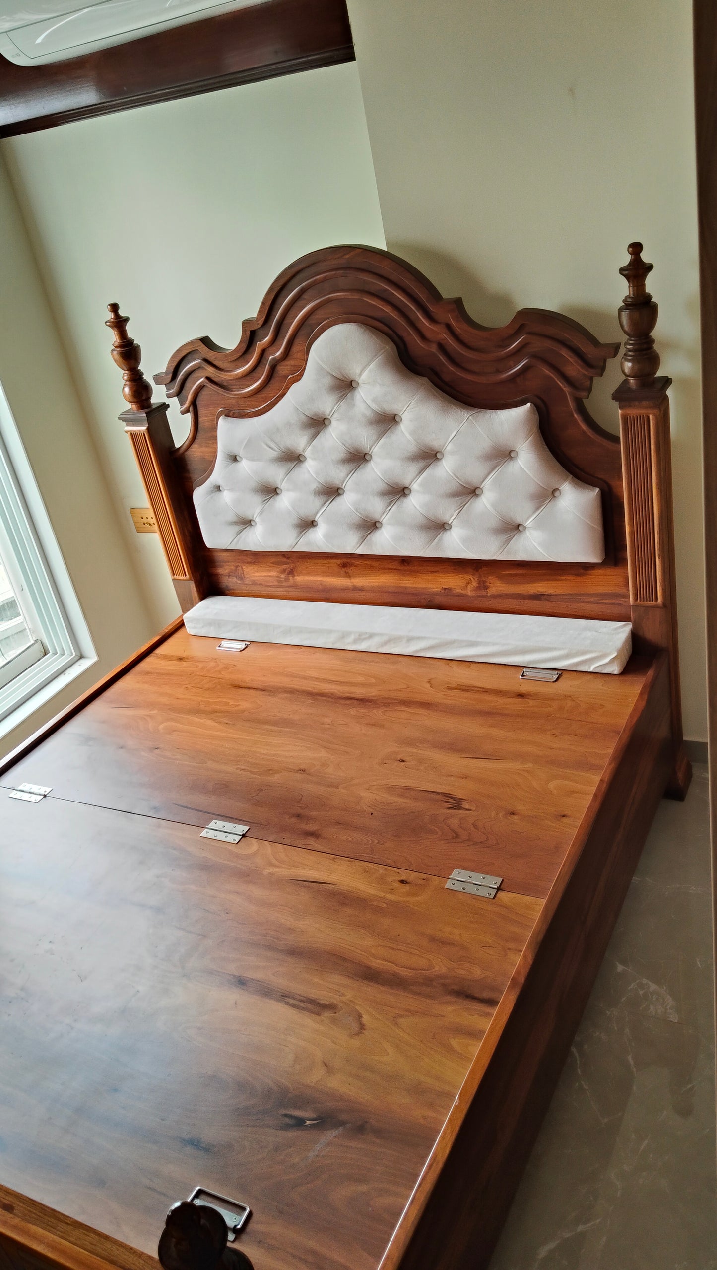 Classical king size bed - Palyanka