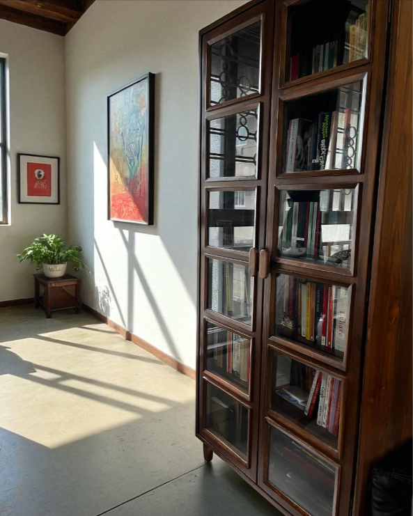 Bespoke Bookshelf - Kapaatika