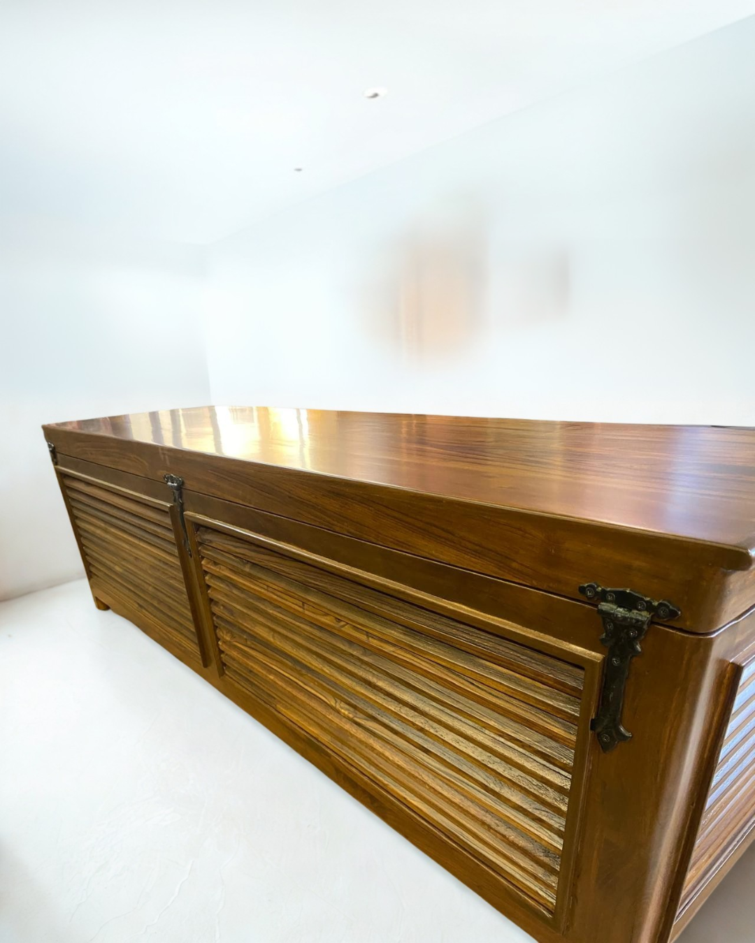 Sandukah - The Bespoke outdoor Teakwood Storage Trunk