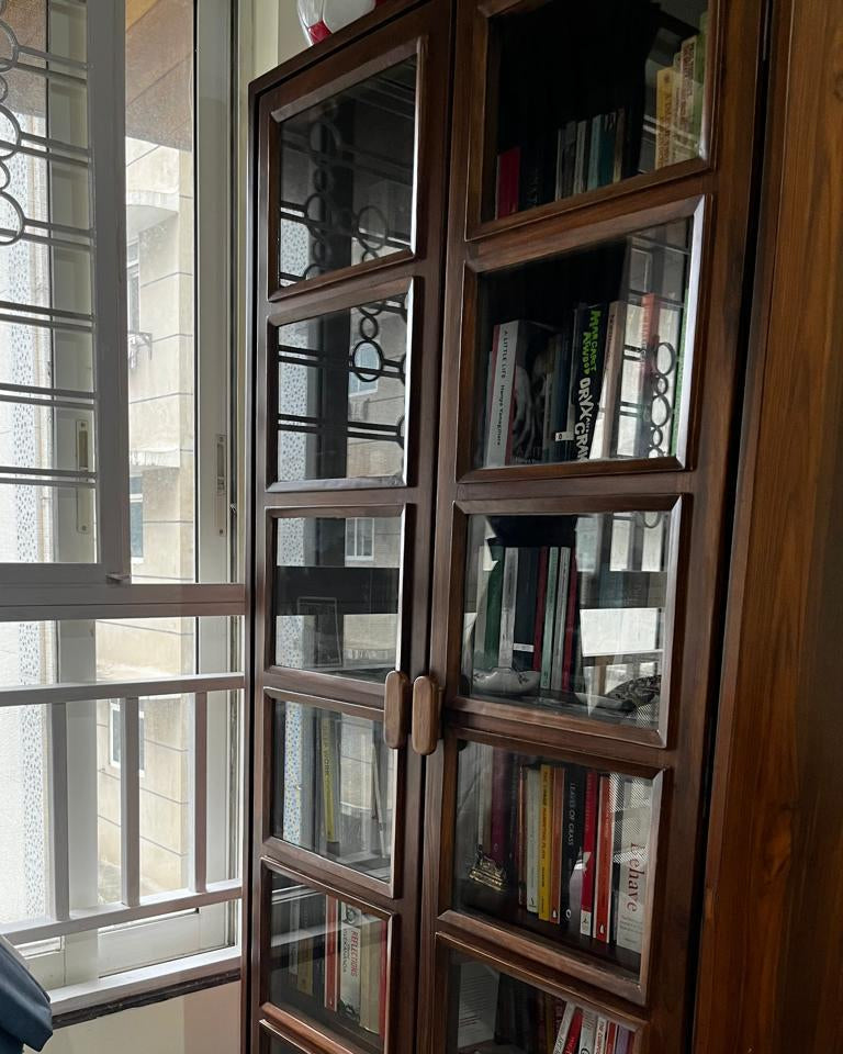 Bespoke Bookshelf - Kapaatika