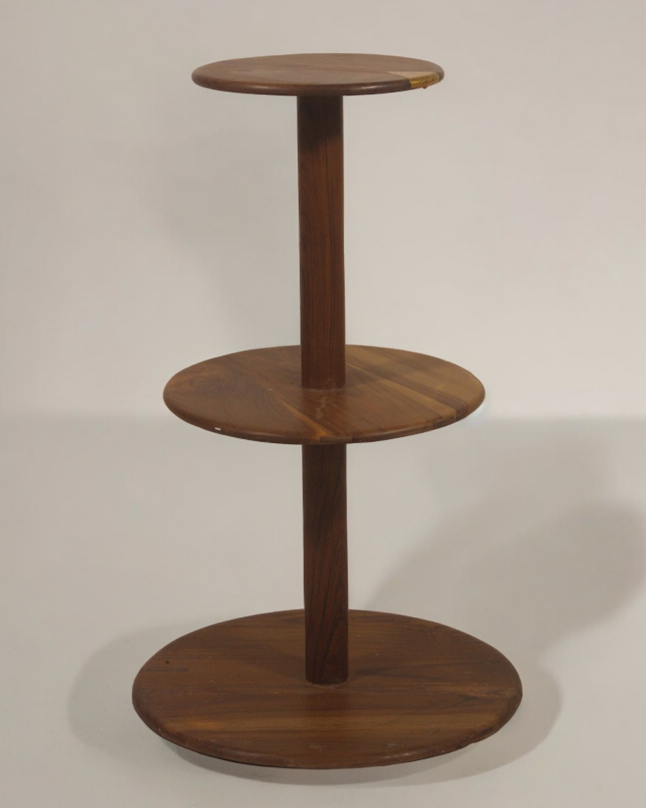 Yupa Teakwood Table