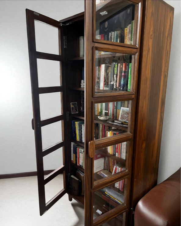 Bespoke Bookshelf - Kapaatika