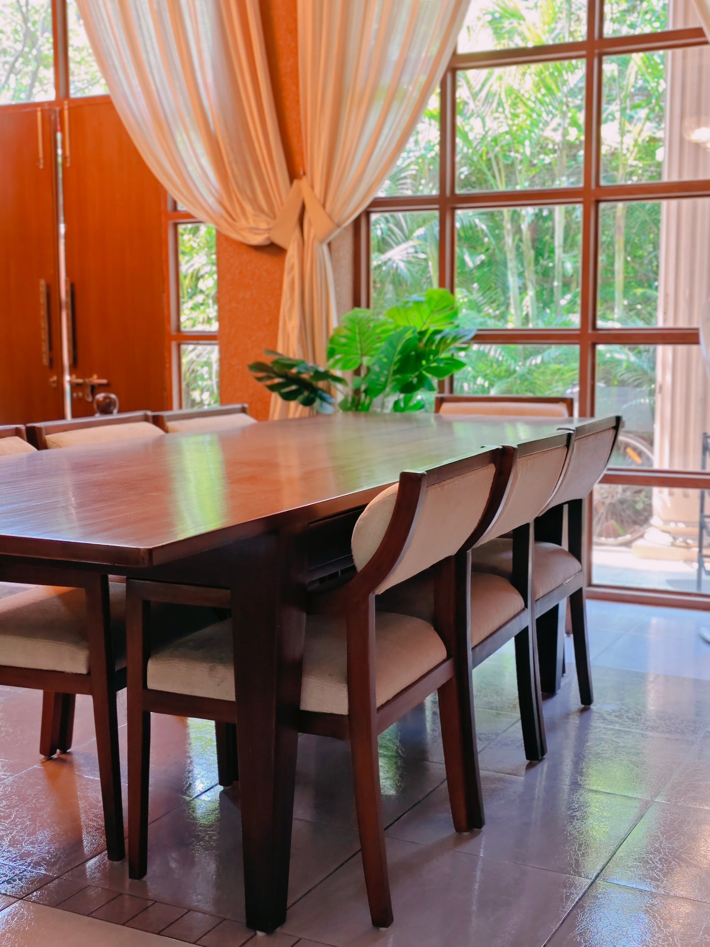 Bespoke The Grand 8 Seater Teakwood Dining set