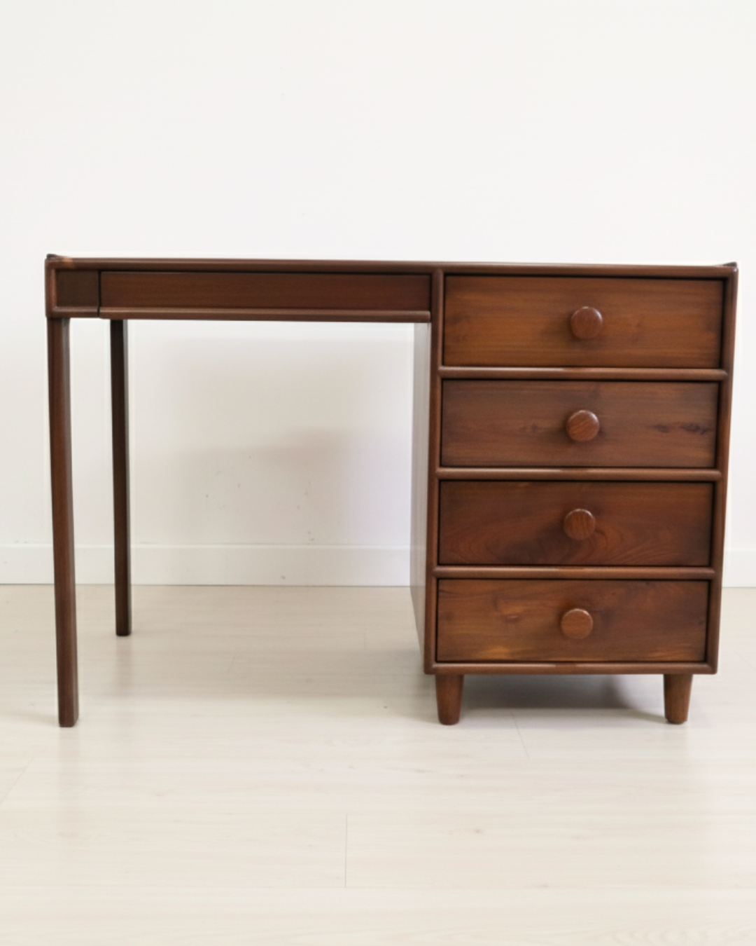 Study table - Sikṣaṇaāsana