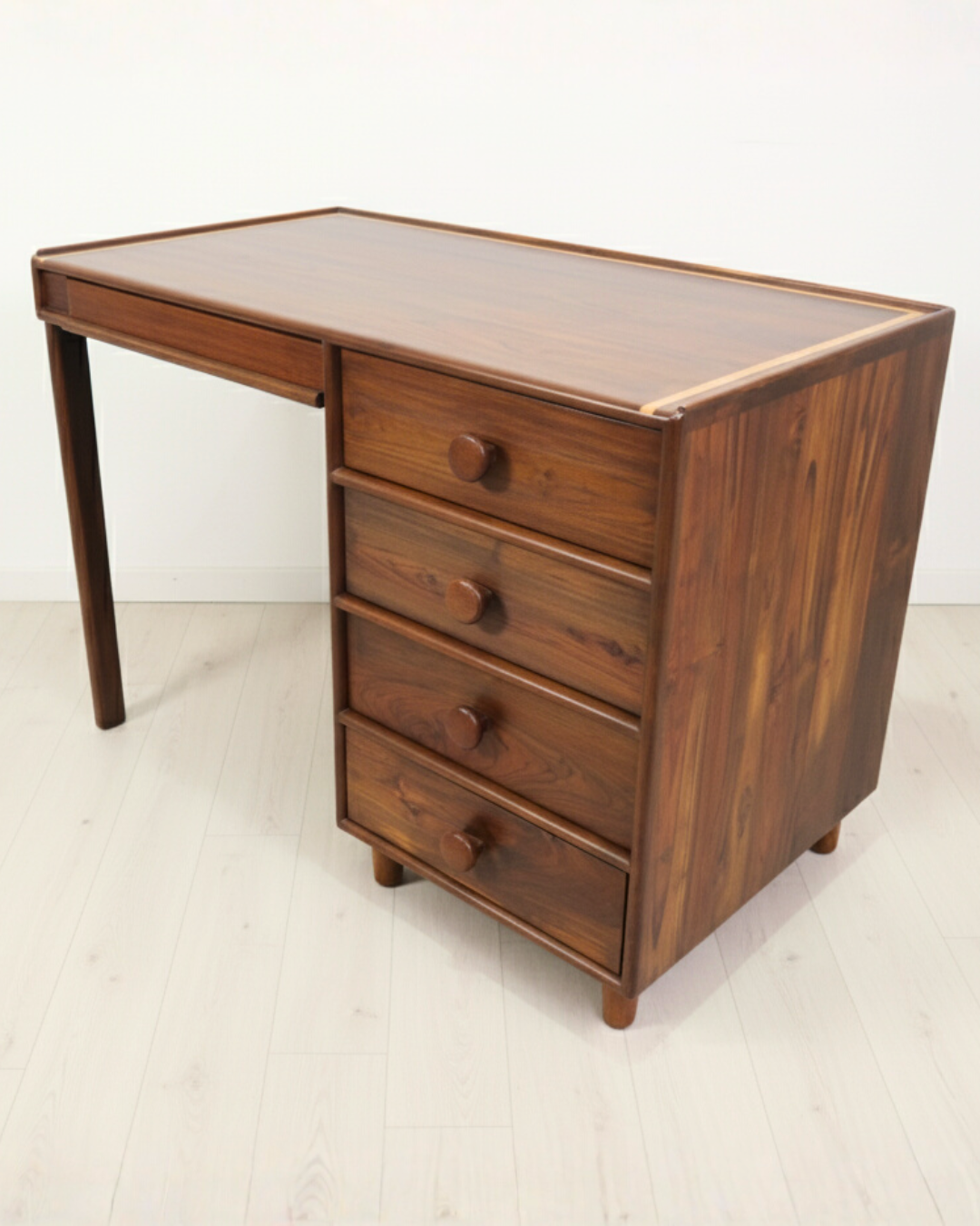 Study table - Sikṣaṇaāsana