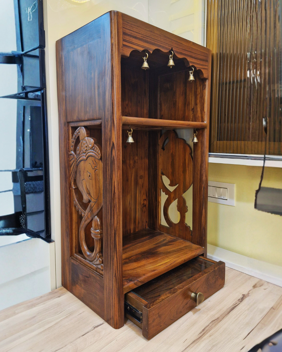 Temple - Alaya on the wall