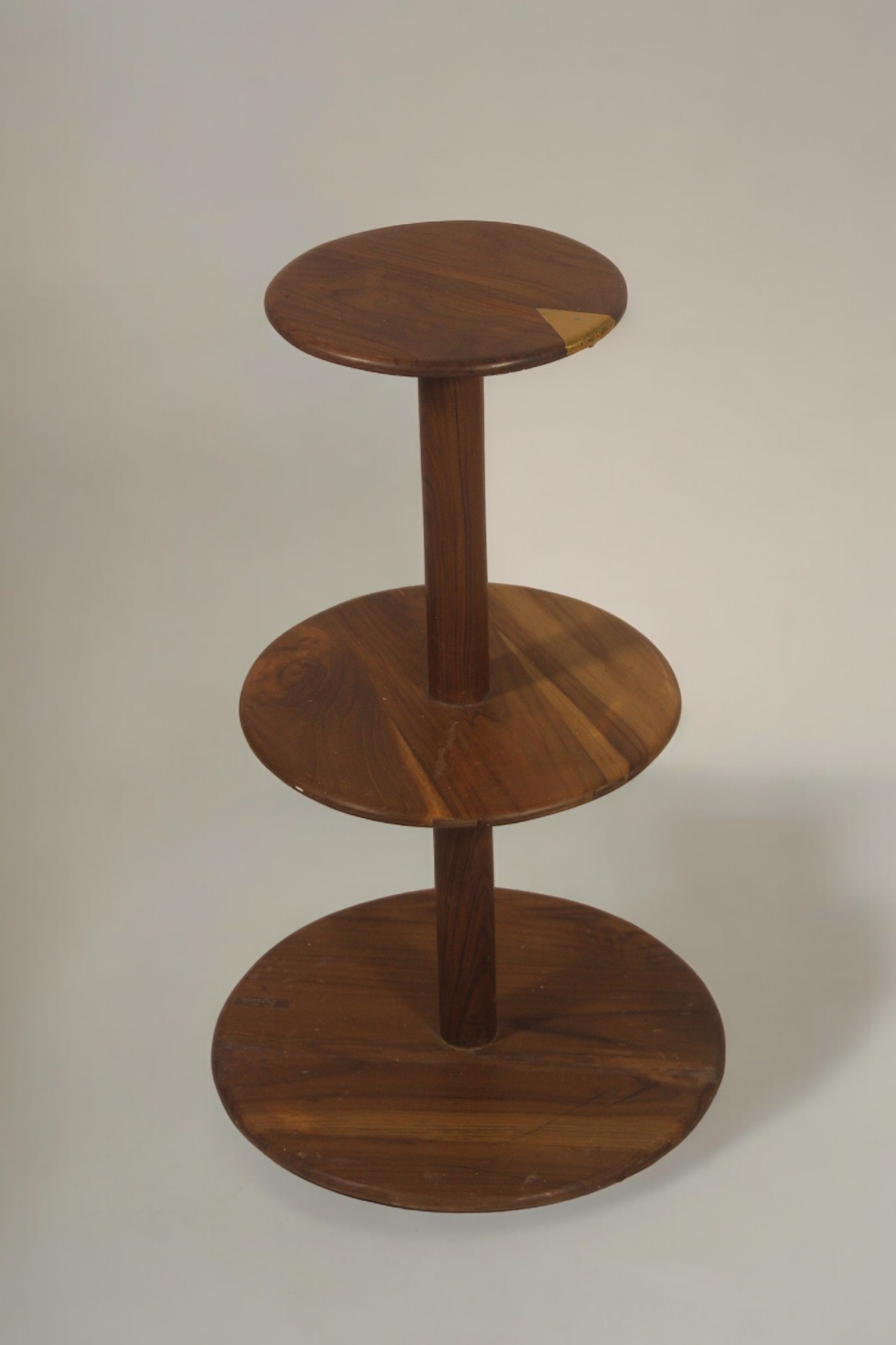 Yupa Teakwood Table