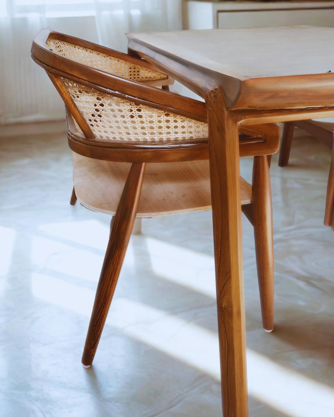 Compact 4 seater Dining set
